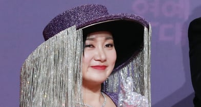  박나래가 여론을 의식한듯 '좋아요'를 취소했다. 사진은 지난 2013년 12월 서울 상암동 SBS 프리즘센터에서 진행된 2023 SBS 연예대상 포토월 행사에 참석한 코미디언 박나래. /사진=스타뉴스