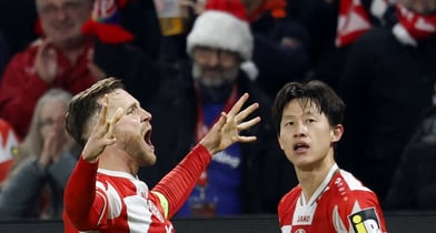 이재성이 두 경기 연속 도움을 성공시키며 마인츠의 리그 최하위 탈출을 도왔다. 사진은 마인츠에서 활약 중인 이재성(오른쪽). /사진=로이터