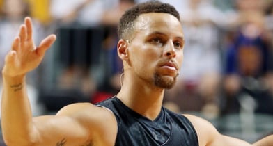 미국 NBA 골든 스테이트 워리어스팀의 스테판 커리의 유니폼이 거액에 팔렸다. 사진은 스테판 커리가 서울 중구 장충체육관에서 열린 '언더아머-스테판 커리 라이브 인 서울' 행사에서 인사하고 있는 모습. /사진=머니투데이