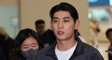 이정후(샌프란시스코 자이언츠)가 최근 미국 현지 공항에서 억류 문제가 잘 해결 됐다고 밝혔다. 사진은 이정후가 지난 21일 인천국제공항 제2여객터미널에서 출국 전 인터뷰 한 모습. /사진=뉴시스