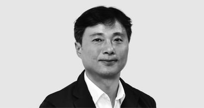 [데스크칼럼] MBK 김광일의 슈퍼카와 홈플러스 천막