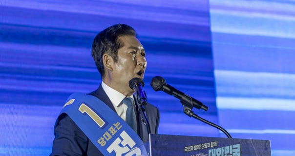 이재명 정부 첫 여당 대표 정청래, 대의원 득표서만 밀린 '압승'