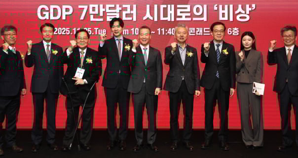 세계서 가장 빨리 늙어가는 한국...'정년 연장', 더 이상 미룰 수 없다