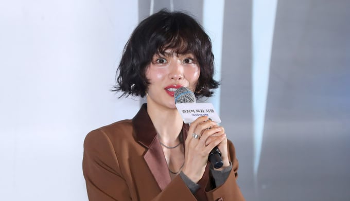 모친과 자택서 강도 제압한 나나… "어머니 심각한 부상, 함께 치료 중"