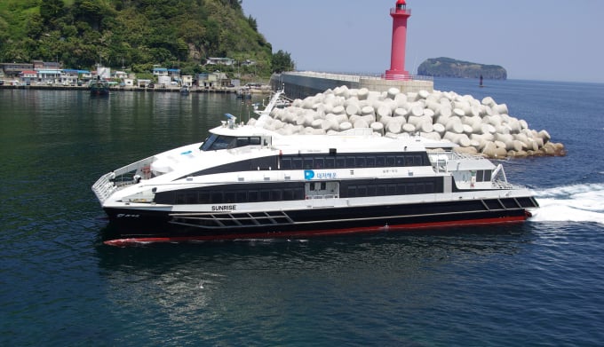 경북도, 뱃길 끊겼던 울릉도에 쾌속선 긴급 투입