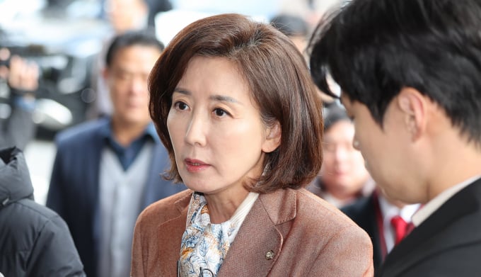 '패스트트랙 충돌' 나경원 등 현역의원 6명 벌금형… 의원직 유지