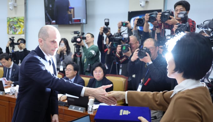 영어듣기평가에 국회 우롱… 김샌 쿠팡 청문회, 결국 '맹탕'