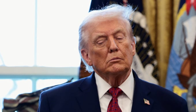 미 법무부, '엡스타인 문건' 최소 16개 파일 지워… 트럼프 사진 포함