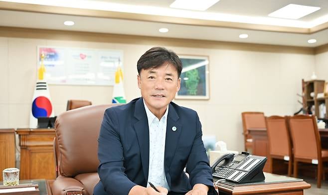 차기 청송군수 후보 적합도 윤경희 53.3% 선두