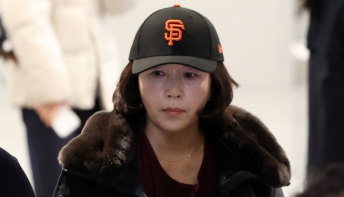 '강선우 1억 의혹' 김경, 심야 조사 후 귀가… 경찰, 재소환 방침