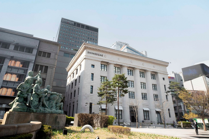 정유경 신세계 회장의 1년