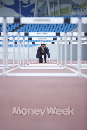 측백나무의 '더디지만 강한' 기질로 승부하라