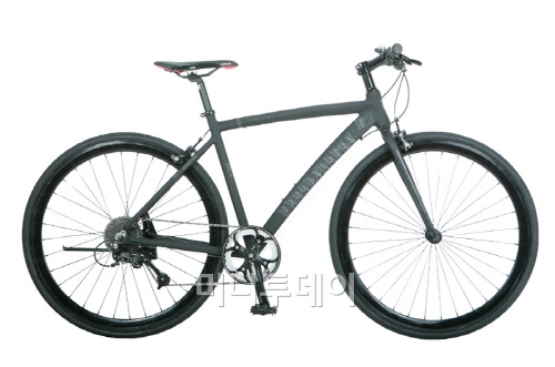 ▲ R9 : 알로이 프레임 / SHIMANO 9단변속 / 12.2KG
