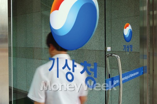 대형 태풍 볼라벤…주식시장엔 '찻잔 속 태풍'
