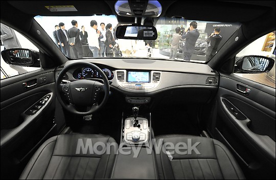 [MW사진]현대車, '2013 제네시스 프라다' 3800cc 신모델 추가