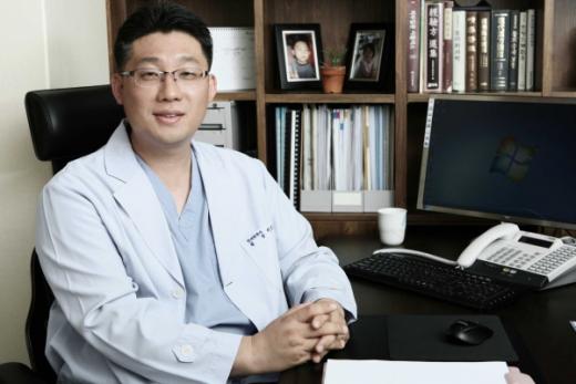 [이성환의 한방탈모치료이야기(20)] 정수리부터 시작되는 여성탈모, 병원 선택 중요하다