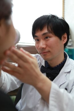 [이해웅원장의 똑똑한 피부 가꾸기②] 가는 세월 잡을 수 없지만 피부 주름은 잡는다
