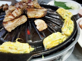 소비자에게 어떻게 각인시킬까.. '맛집' '명품집' 아니면..