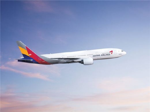 지난 6일(현지시간) 오전 미국 샌프란시스코 공항에서 아시아나항공 214편 B777-200ER 여객기가 착륙하다 활주로에 충돌하는 사고가 발생했다. 사진은 사고가 난 여객기와 동종 기종의 아시아나항공 소속 B777-200ER의 모습. 아시아나항공 제공. (서울=뉴스1 정회성 기자)