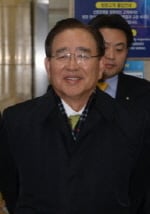 한동우 신한금융 회장, 연임 확정