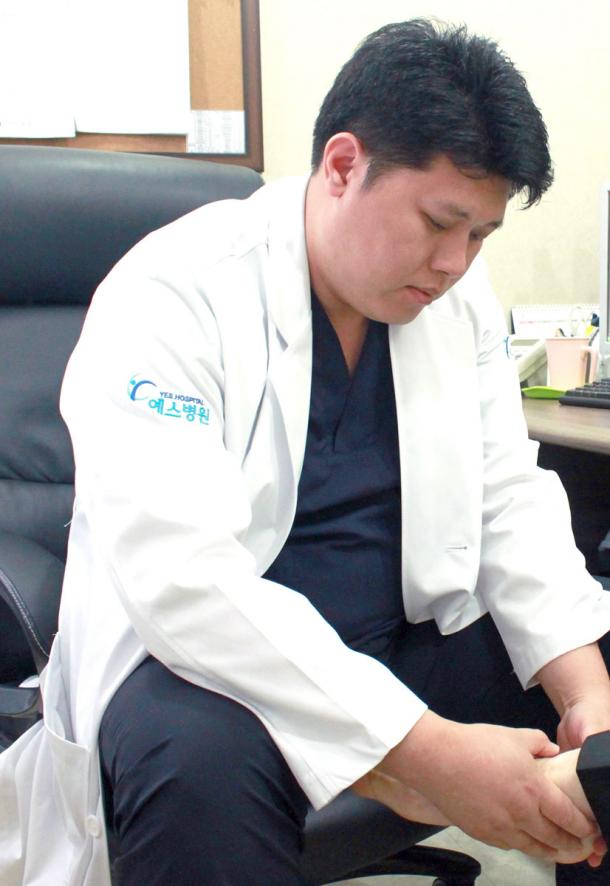 추위 속 골프연습시 손목부상 잦아...휴식이 최고의 치료