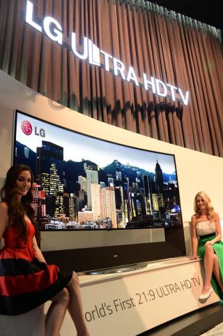 [CES 2014]삼성vsLG, 경쟁 포인트 '곡면 UHD'·'웨어러블'