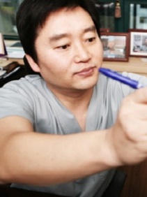 [노윤우원장과 함께하는 모발이식(84)] M자형 남성탈모 그리고 비절개모발이식