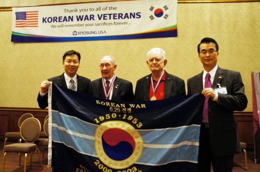 효성은 29일(현지시각) 6·25 전쟁 64주년을 맞이해 미국 앨라배마주 헌츠빌에 위치한 병참본부에서 6·25 참전 미국 퇴역군인 및 가족에 대한 감사행사를 후원했다/사진제공=효성