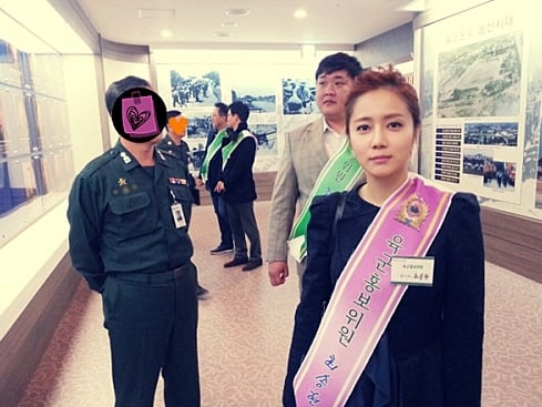 최송현, 현충일 태극기 조기게양 독려...'육군 홍보위원 답네'