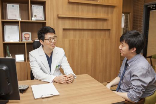 높아지는 기온과 더위, 고령층 대상포진 주의…백신으로 발병율 50%줄여