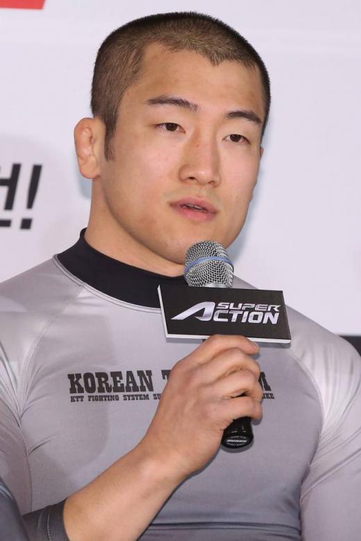 27일 오후 서울 마포구 상암동 CJ E&M 센터에서 열린 'UFC 인 싱가포르' 출정식