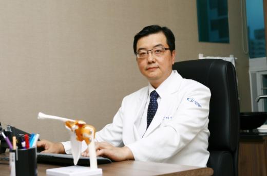 참을 수 없는 무릎통증, 인공관절수술 필요할까
