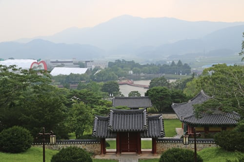 논개사당과 의암호