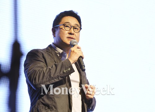 [CEO] 다음카카오, 출발부터 '사이버망명' 날벼락