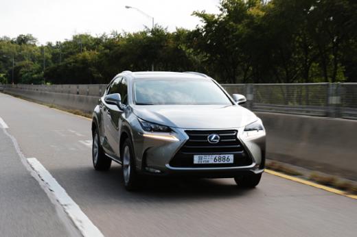 렉서스 NX 300h(사진) 유로 엔캡 안전성 평가서 '별 5개' 최고등급 획득