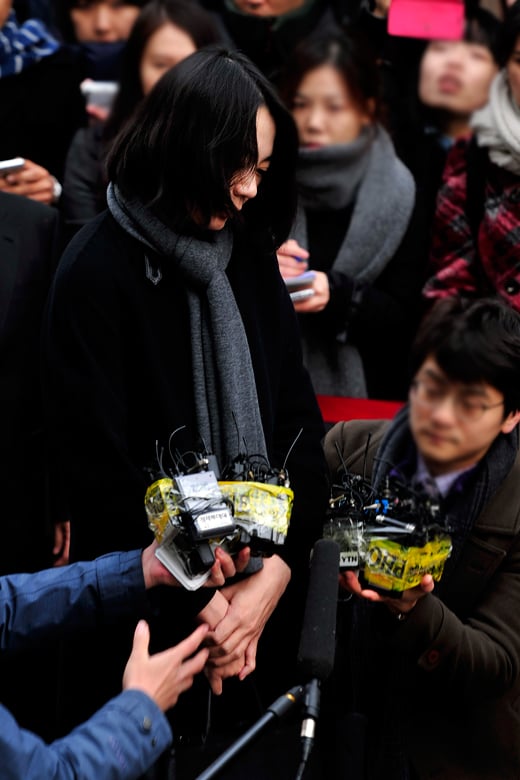 [MW사진] 굳은 표정의 조현아 전 대한항공 부사장