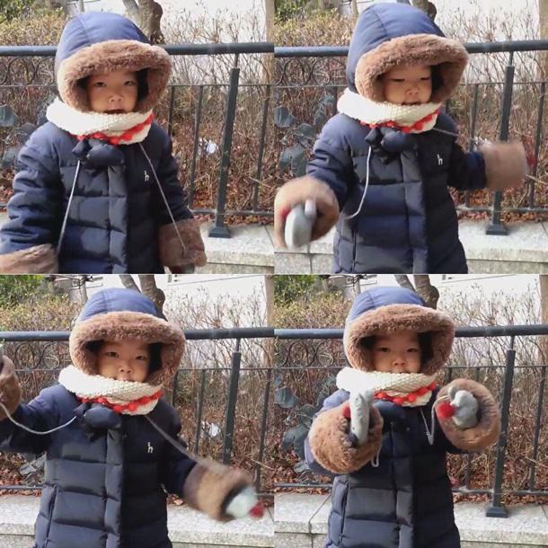 [셀럽inSNS] 정웅인 딸 정다윤, 꽁꽁 싸맨 겨울 패션 ‘미소 유발자’