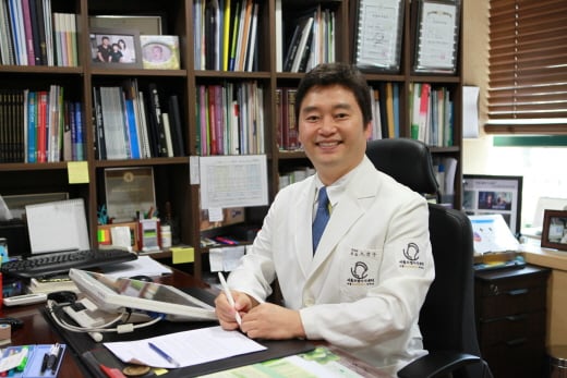 [노윤우 원장의 모발이식병원(164)] 모발이식 후 전문적인 치료 병행해야 재수술 위험 낮출 수 있어