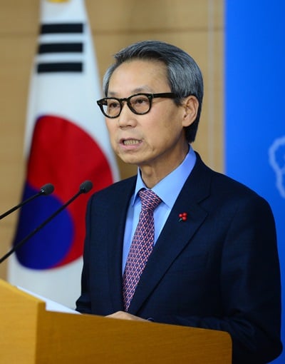 '공무원연금 개혁안 내용' 이근면 인사혁신처장. /사진=뉴스1