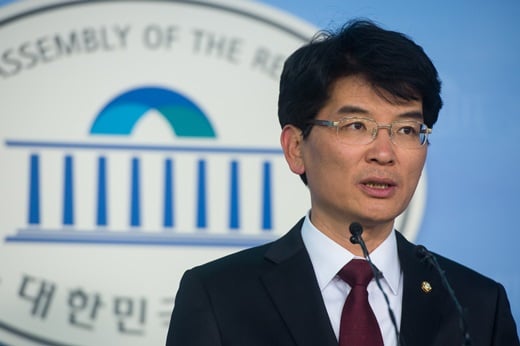 '총리인준 연기' '이완구 임명동의안' 새정치민주연합 박완주 원내대변인. /사진=뉴스1