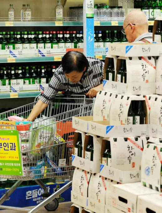 대형마트 주류코너 /자료사진=뉴스1