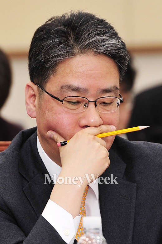 [MW사진] 김영란법, 고심하는 박종률 한국기자협회장