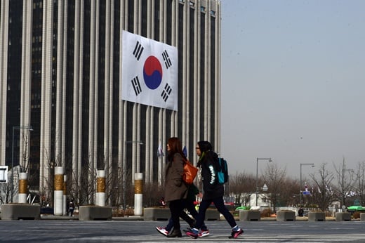‘태극기 게양 강제 추진’ /자료사진=뉴스1