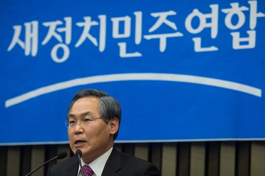 ‘이인규 노무현’ ‘우윤근’ ‘박연차 게이트’ 우윤근 새정치민주연합 원내대표가 2009년 '박연차 게이트' 수사에 국정원이 개입했는지에 대한 진상규명을 요구하고 나섰다. /사진=뉴스1