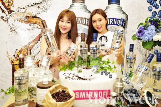 [MW사진] 스미노프 에스프레소-블루베리, 맛과 향으로 젊은층을 사로잡다!