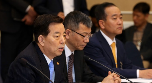 '북한 미사일 발사' '북한 잠수함' 한민구 국방부 장관이 11일 오전 국회에서 열린 긴급 안보대책 당정협의에서 발언하고 있다. /사진=뉴스1