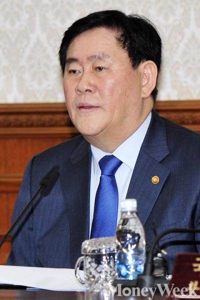 '공무원연금 개혁안' 최경환 경제부총리 겸 기획재정부 장관. /사진=임한별 기자