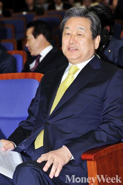 '공무원연금' '공무원연금 개혁' 새누리당 김무성 대표가 26일 오전 서울 여의도 국회 246호에서 열린 공적연금 강화 방안 논의 및 상임위원장 선출을 위한 새누리당 의원총회에 참석했다. /사진=임한별 기자