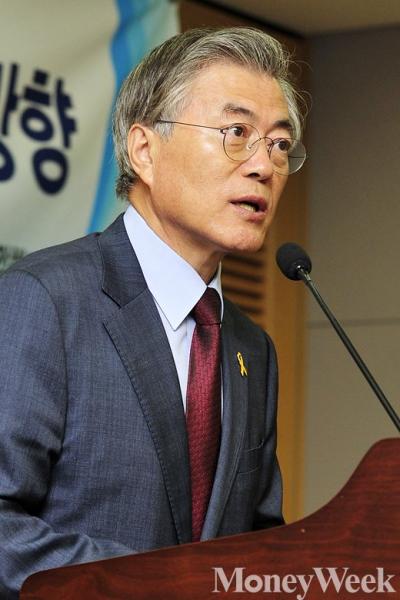 '문재인 질병관리본부' 문재인 새정치민주연합 대표가 지난 12일 서울 여의도 국회 의원회관에서 열린 '연금개혁 50, 20의 쟁점과 방향' 긴급토론회에 참석해 인사말을 하고 있다. /사진=임한별 기자