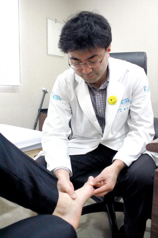 시원하게 한잔에 쌓이는 체내 요산…'통풍' 조심하세요